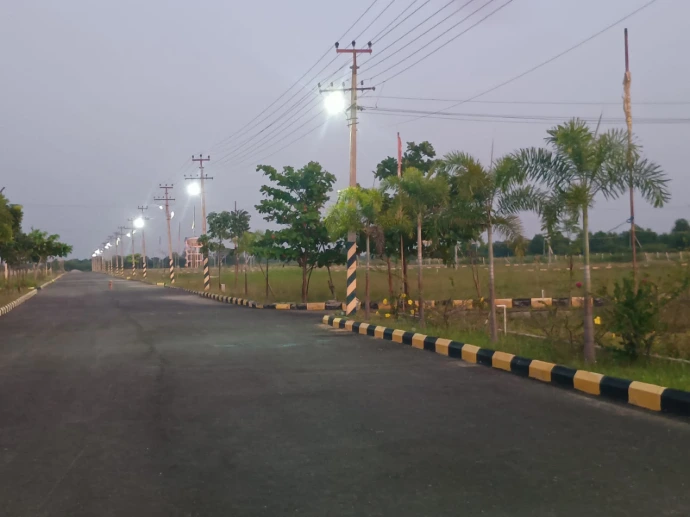 “VNG Projects offers HMDA & YTDA approved open plots in Raigiri, Yadadri and Warangal Highway with secure layouts and long-term investment growth.”